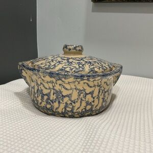 Vintage Rosevelt Early 20th Century Spongeware Casserole Dish